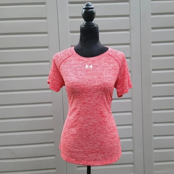 Under Armour Heat Gear Tshirt Loose Fit Red Short Sleeve Crew Neck Women's Small - Picture 1 of 9